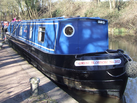 How to moor a canal boat