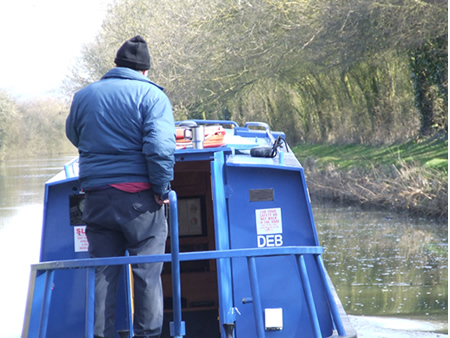 How to steer a canal boat